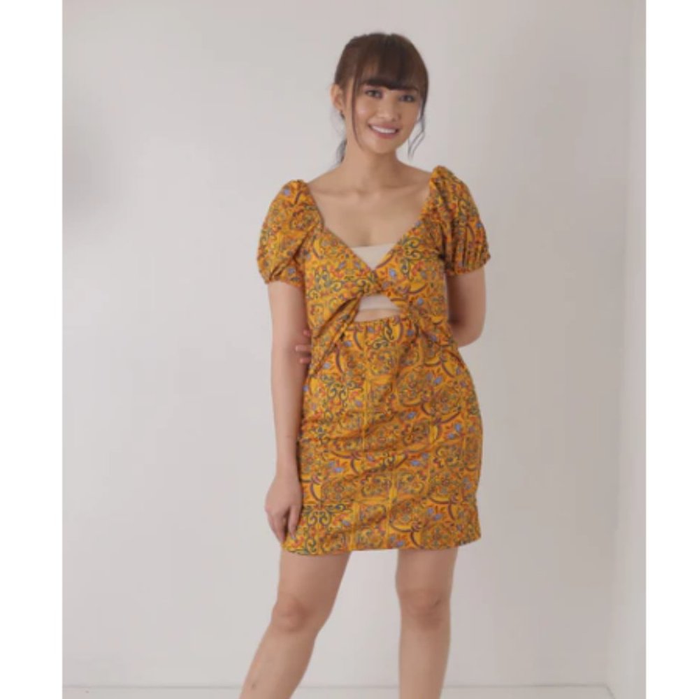 Maisie V-neckline floral